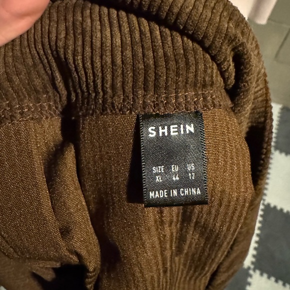 SHEIN Pleated Mini Skirt - Picture 4 of 4